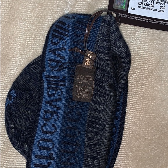 Roberto Cavalli Logo Beanie Hat - Picture 6 of 7